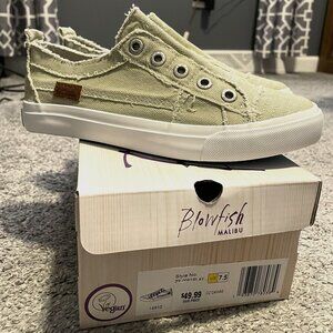 Blowfish Play Womens size 7.5